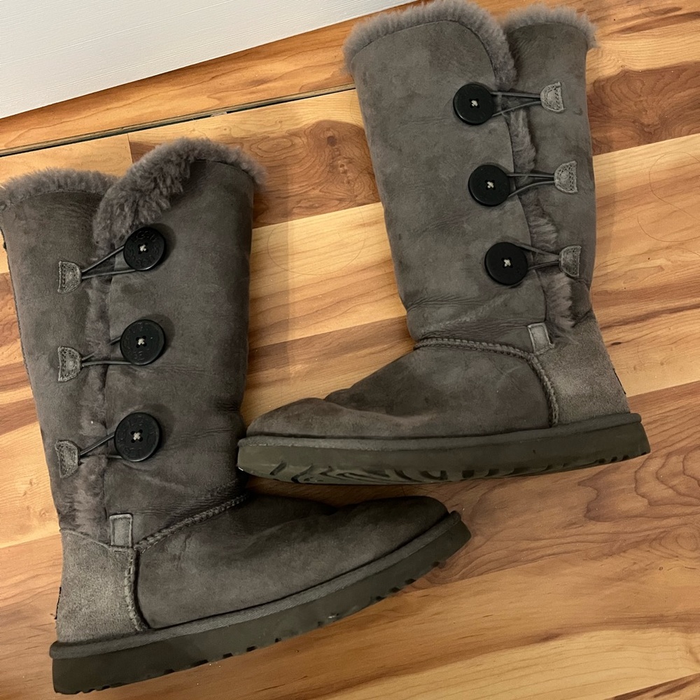 Women's Gray Ugg Boots